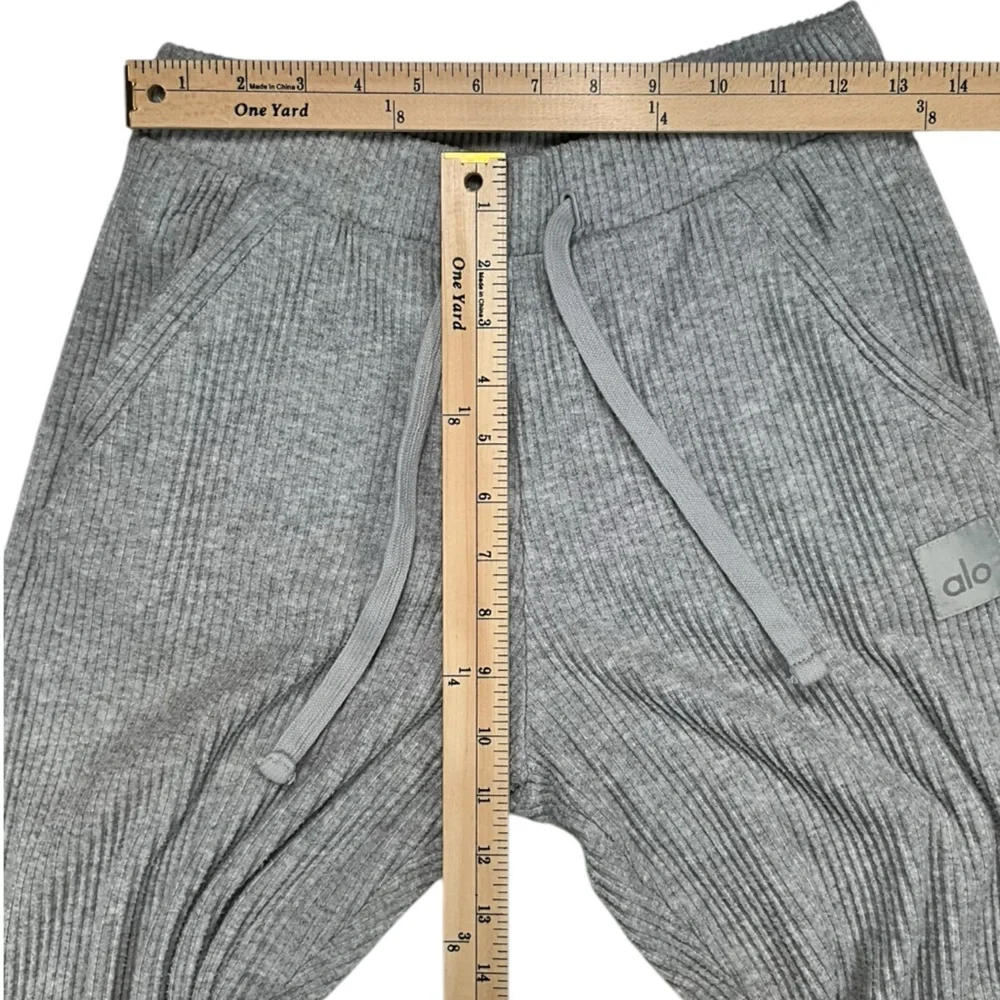 Alo Yoga Muse Sweatpant‎ Athletic Heather Grey Retail $108 Size Small